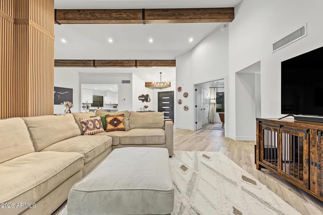 Real Estate Picture 7