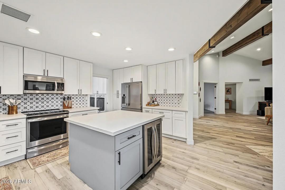 Real Estate Picture 15
