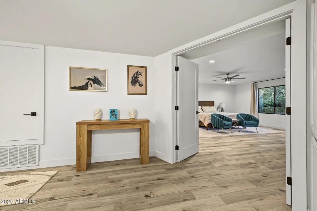 Real Estate Picture 16