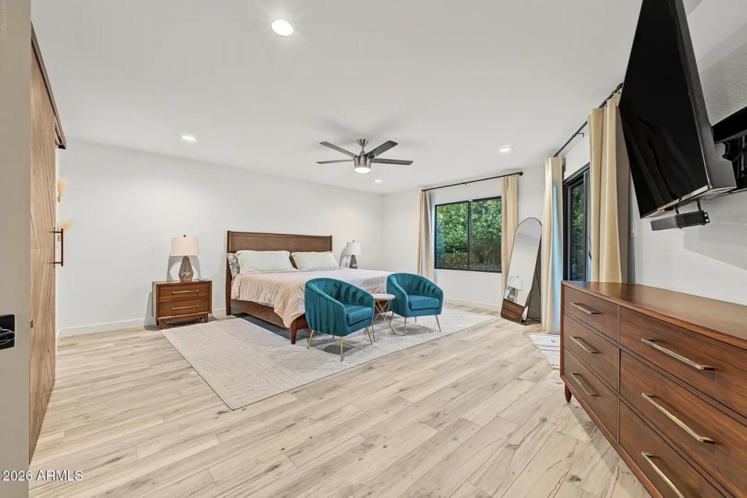 Real Estate Picture 17