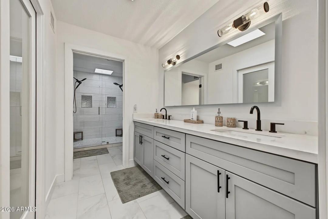 Real Estate Picture 20