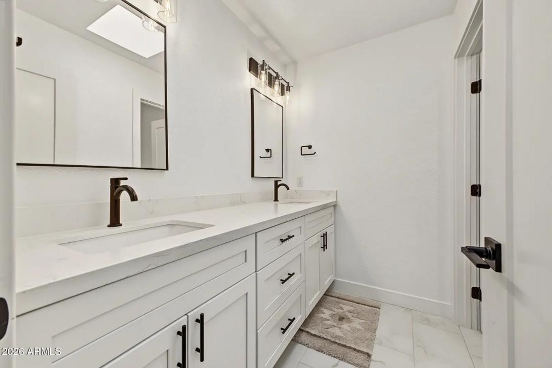 Real Estate Picture 24