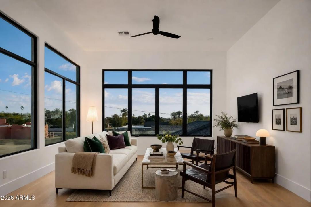 Real Estate Picture 24