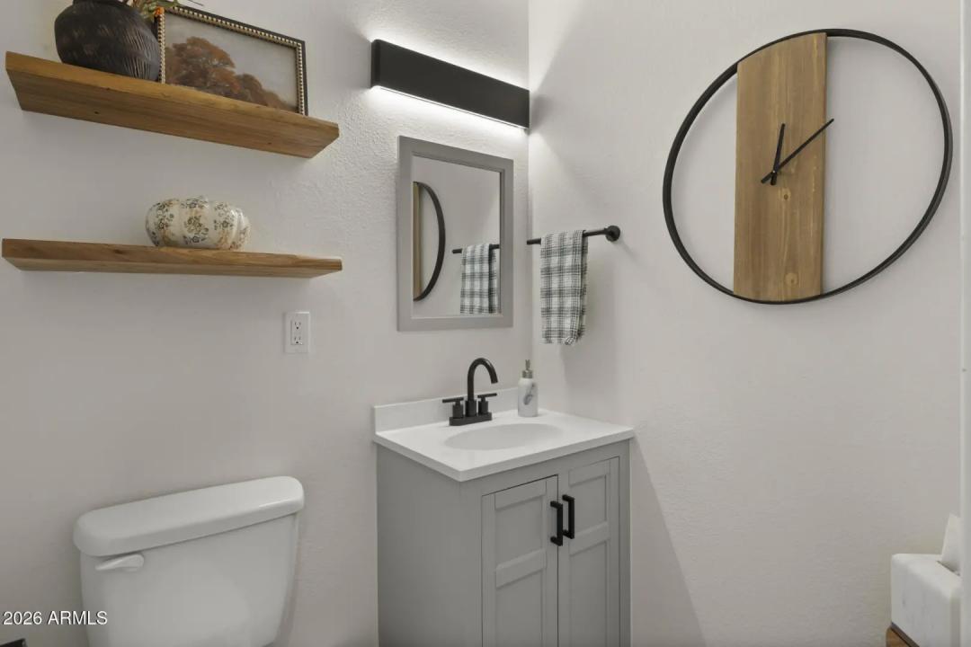 Real Estate Picture 16