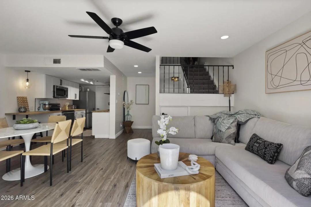 Real Estate Picture 12