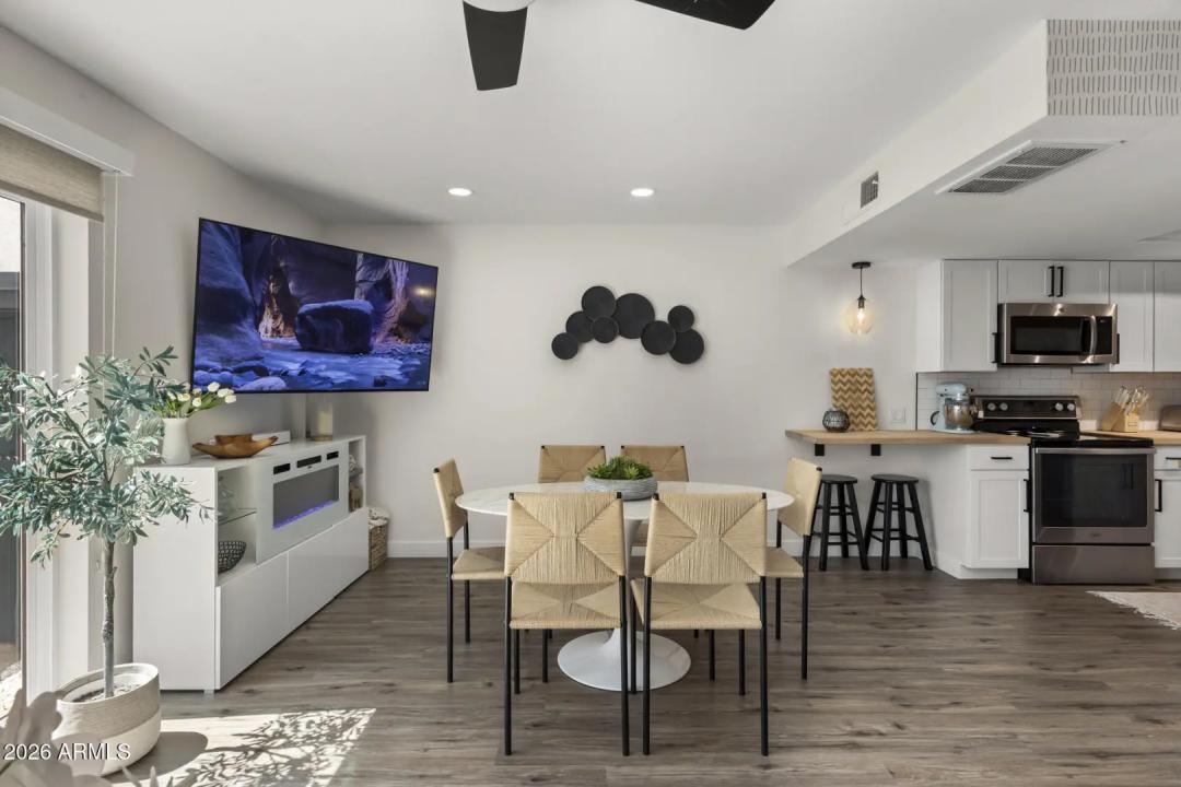 Real Estate Picture 10