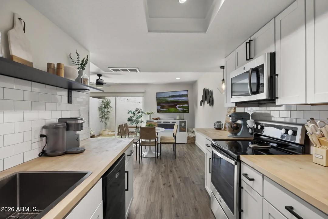 Real Estate Picture 6