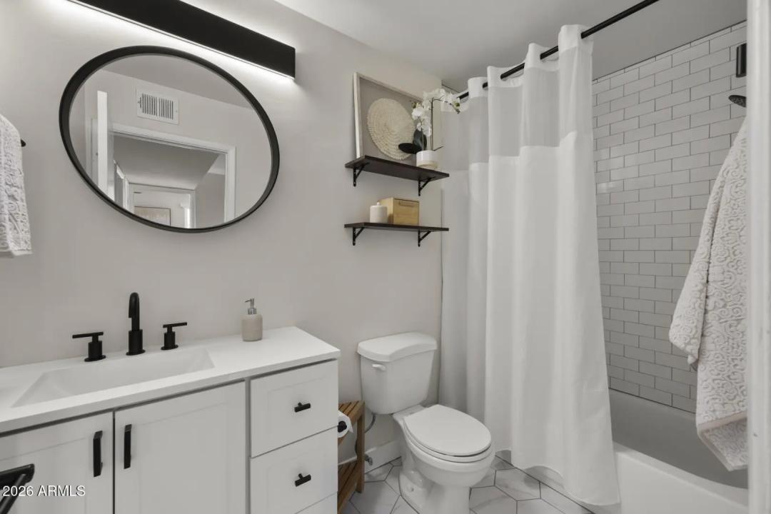 Real Estate Picture 26