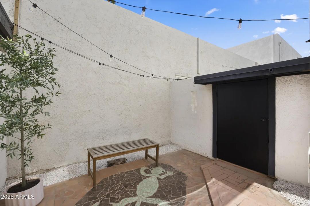 Real Estate Picture 24