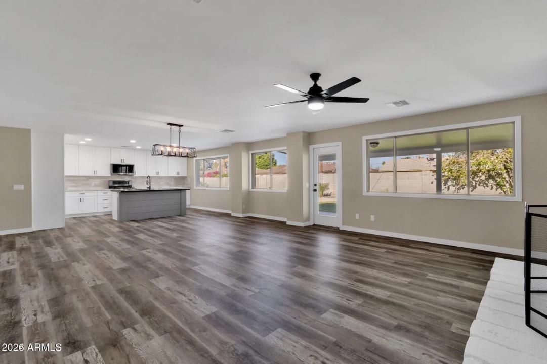 Real Estate Picture 6