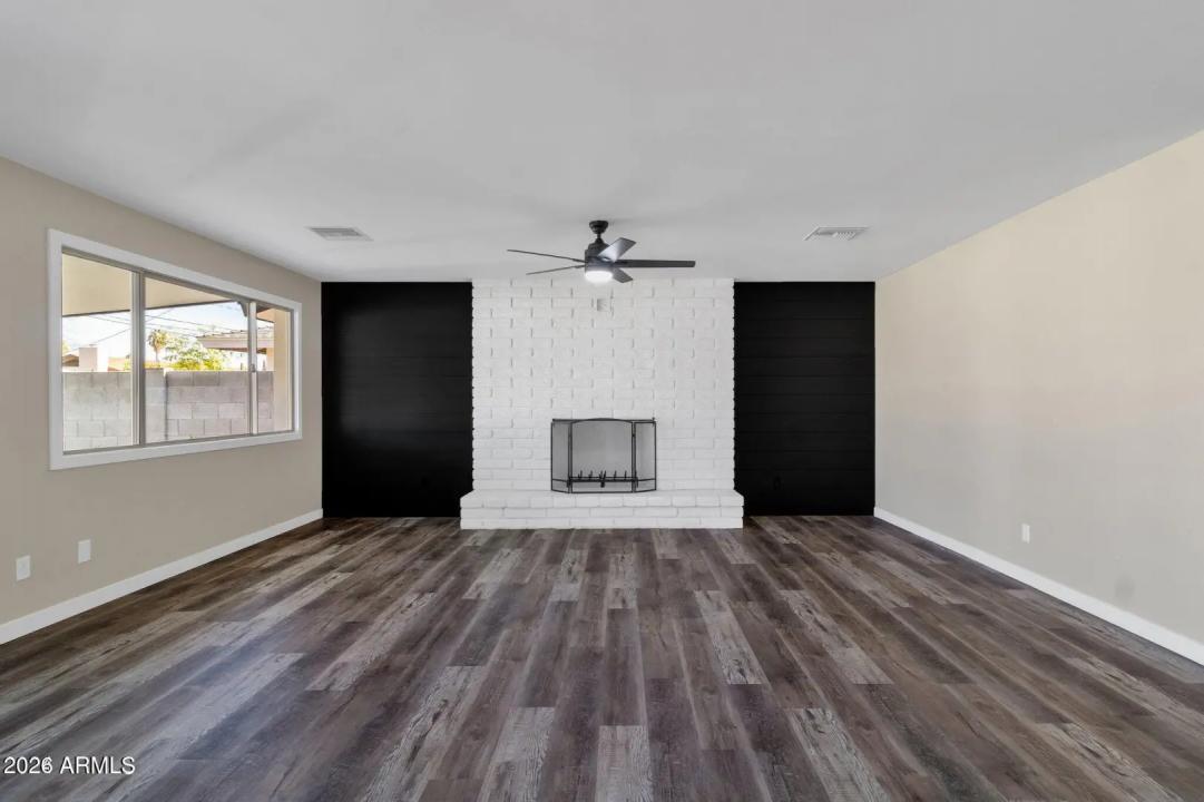 Real Estate Picture 7