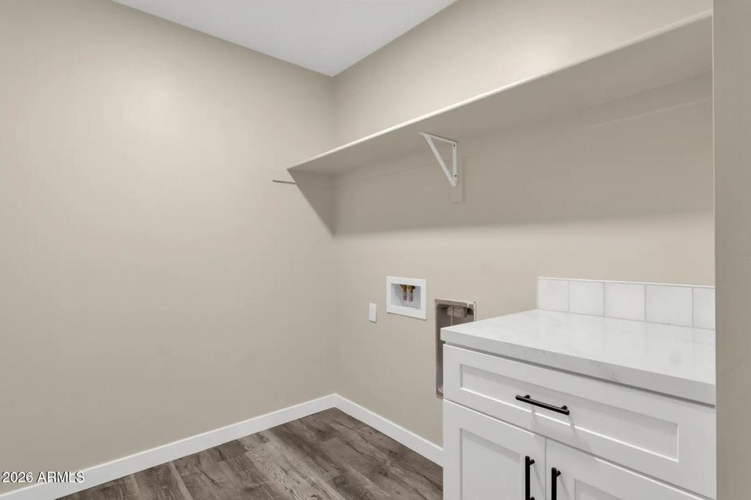 Real Estate Picture 9