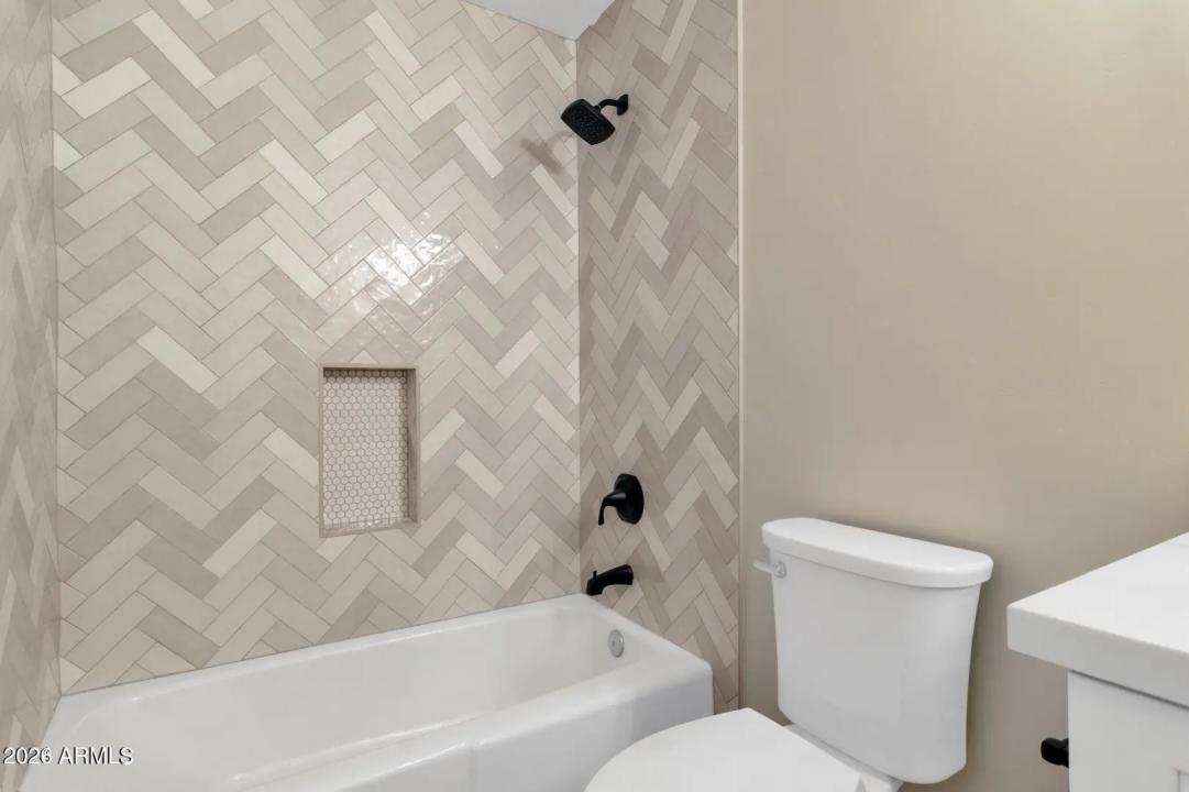Real Estate Picture 23