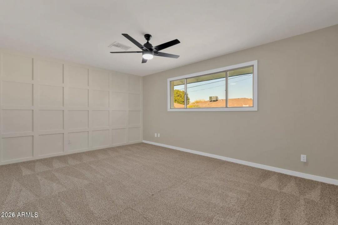 Real Estate Picture 24