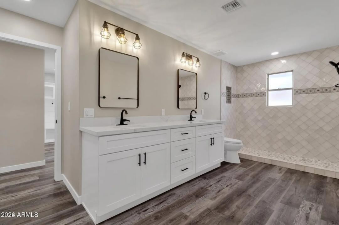 Real Estate Picture 26