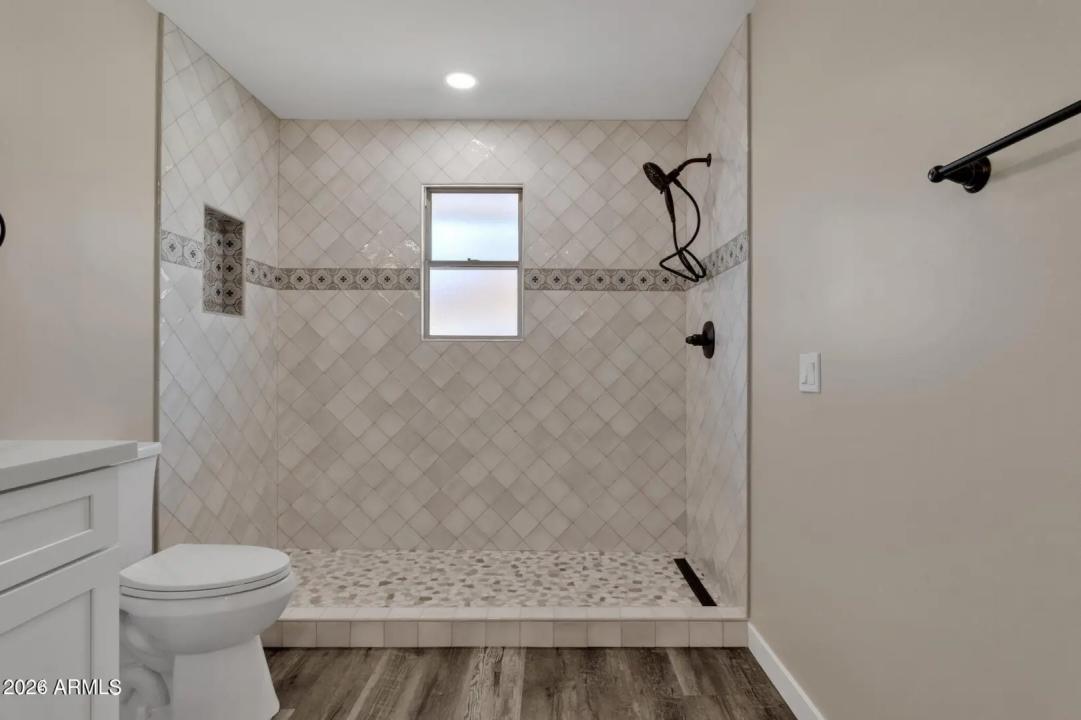 Real Estate Picture 27