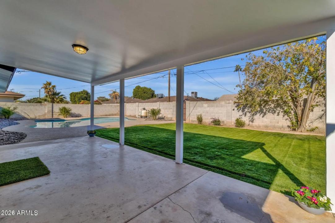 Real Estate Picture 30