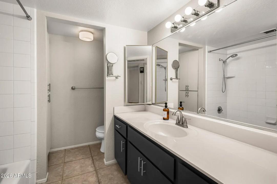 Real Estate Picture 14
