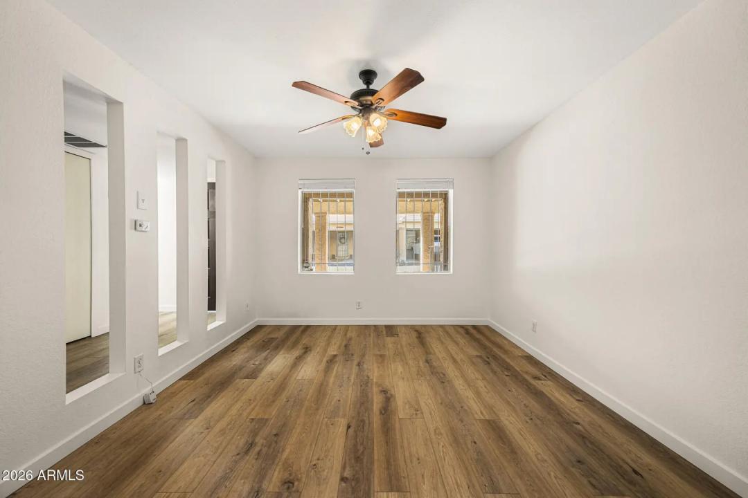 Real Estate Picture 4