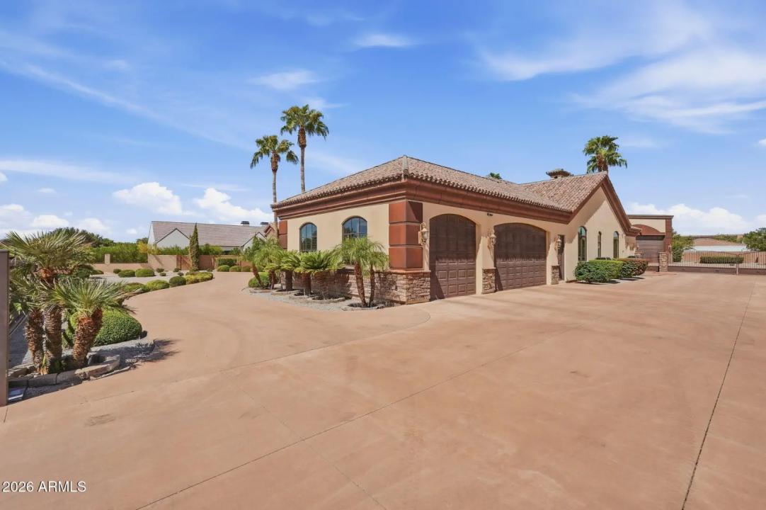 Real Estate Picture 4