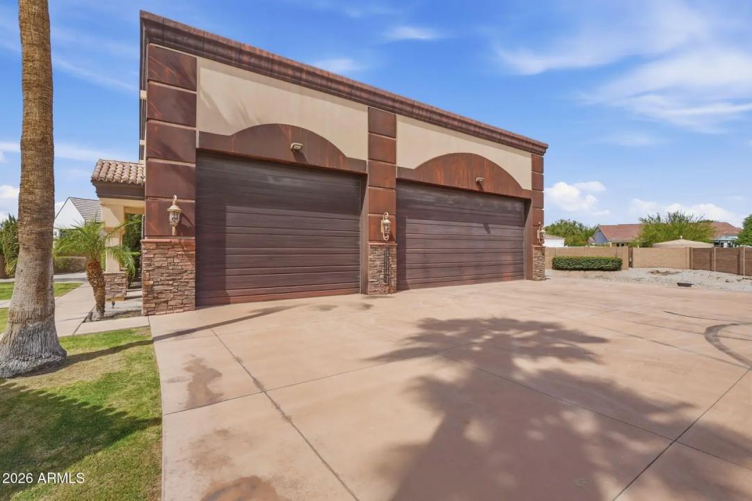 Real Estate Picture 5