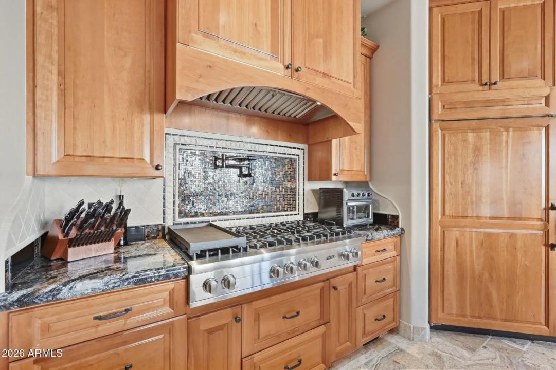 Real Estate Picture 16