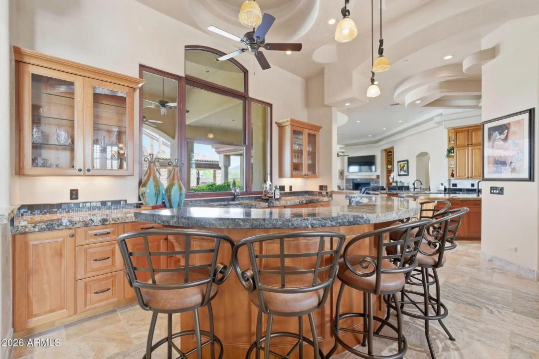 Real Estate Picture 9