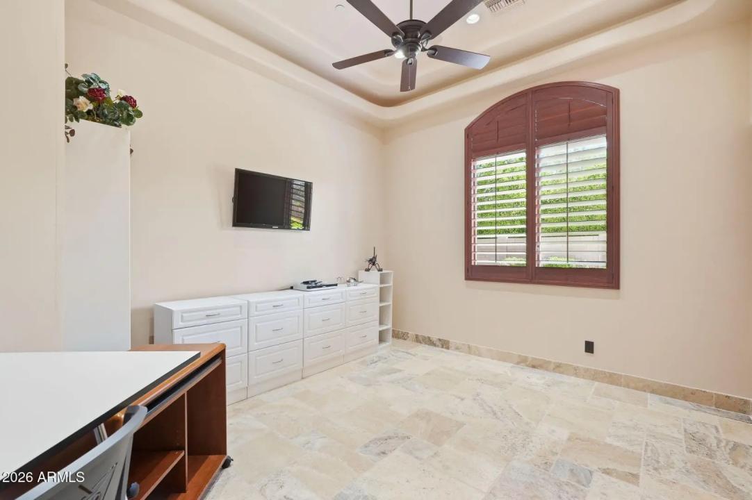 Real Estate Picture 33