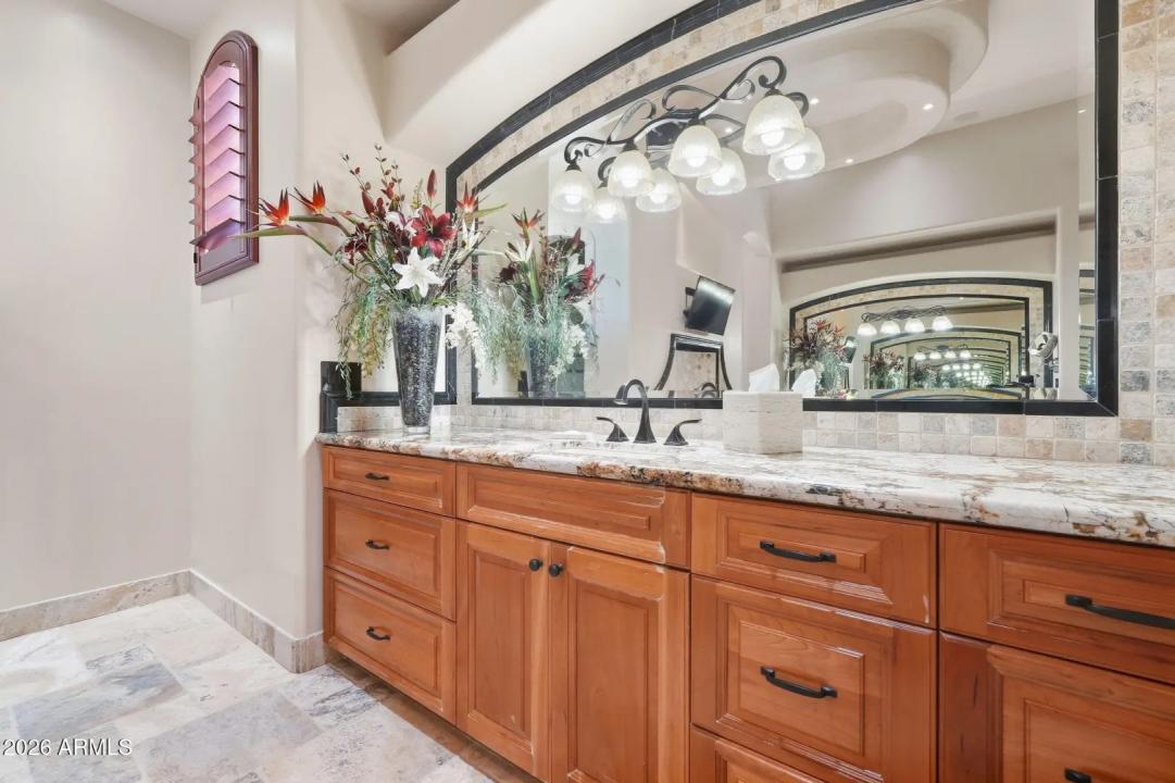 Real Estate Picture 50