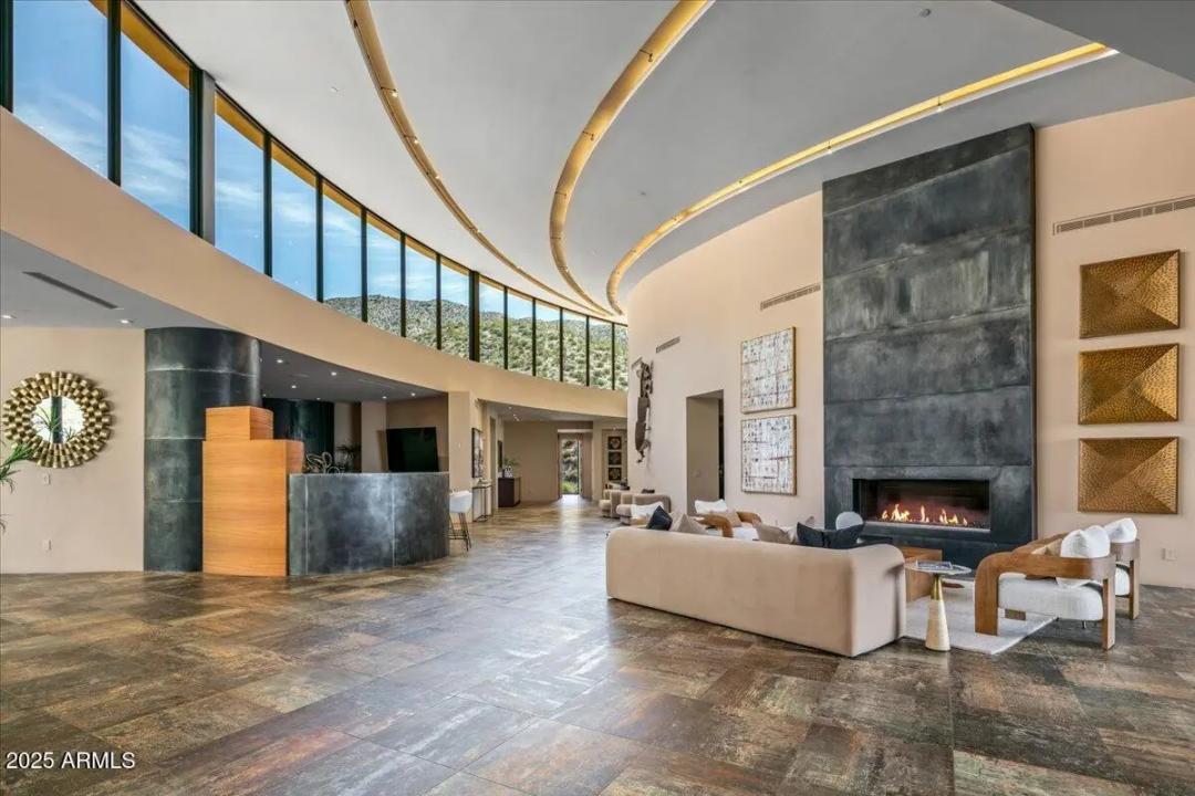 Real Estate Picture 5