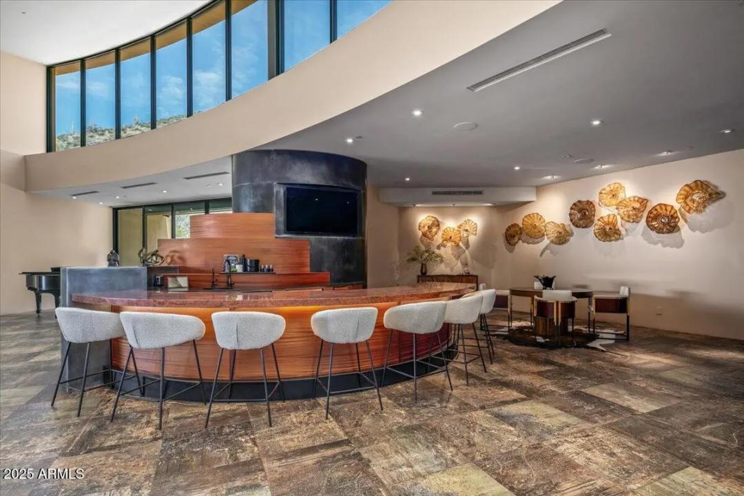 Real Estate Picture 6