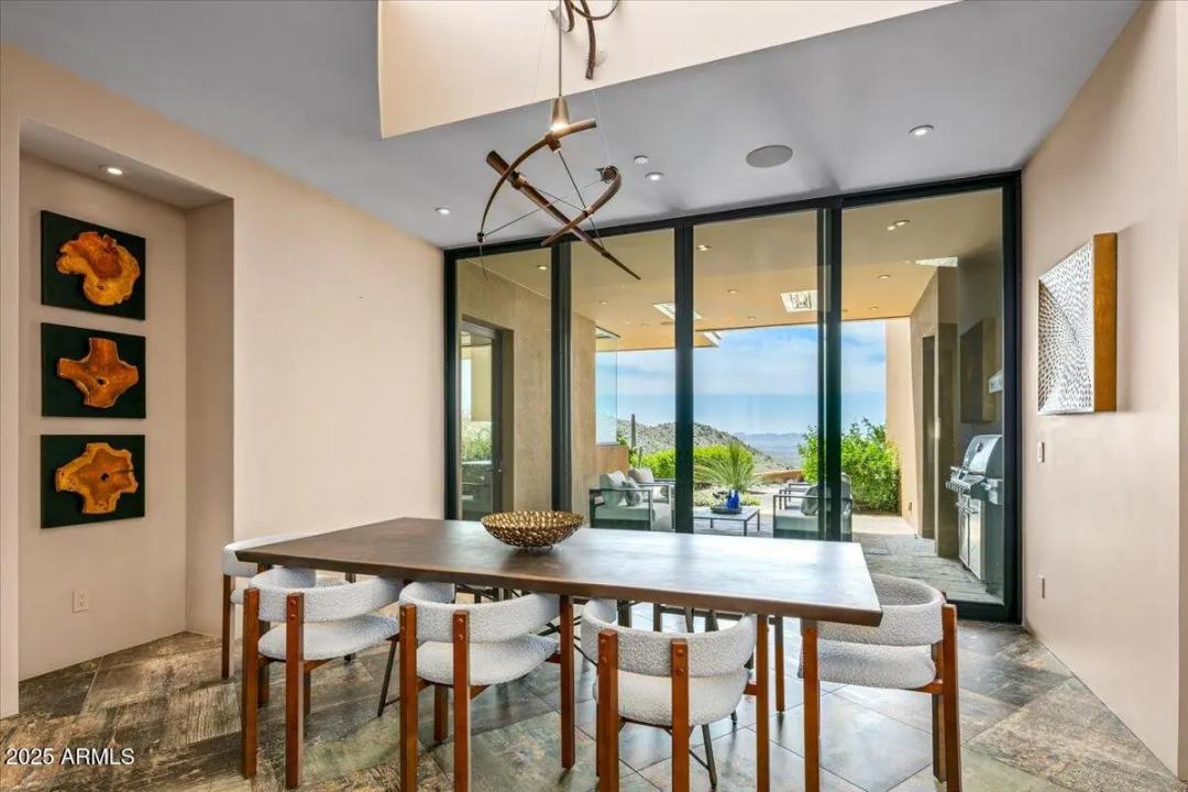 Real Estate Picture 7