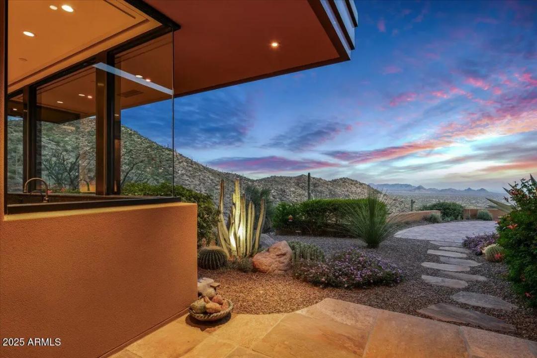 Real Estate Picture 10