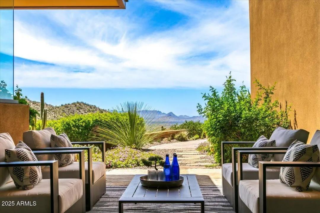 Real Estate Picture 11