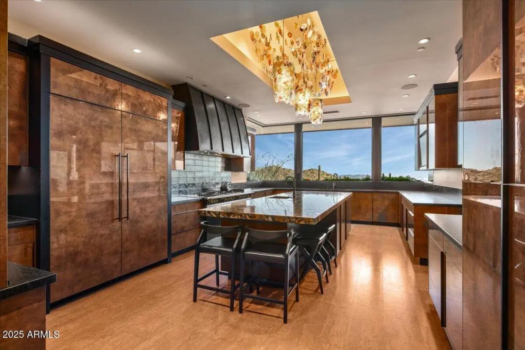 Real Estate Picture 16