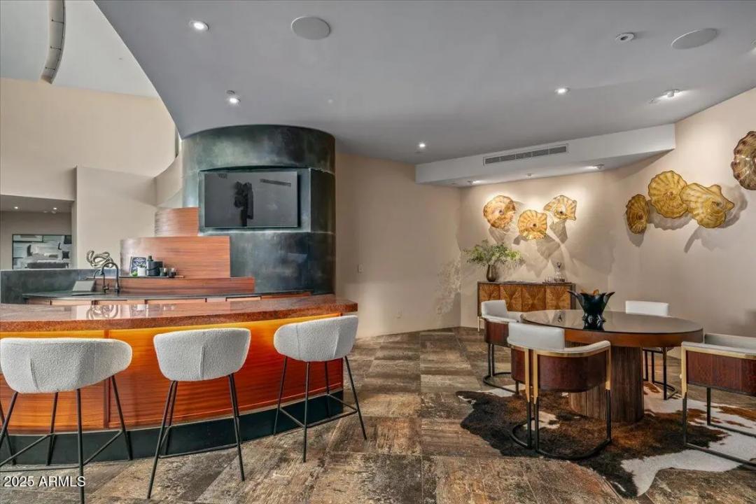 Real Estate Picture 43