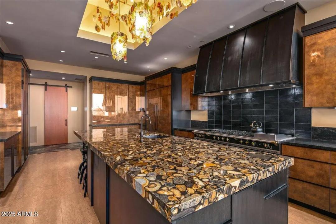 Real Estate Picture 50