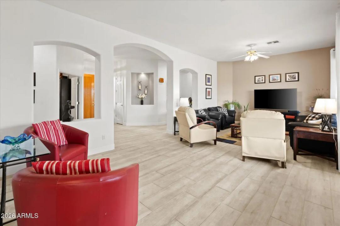Real Estate Picture 6