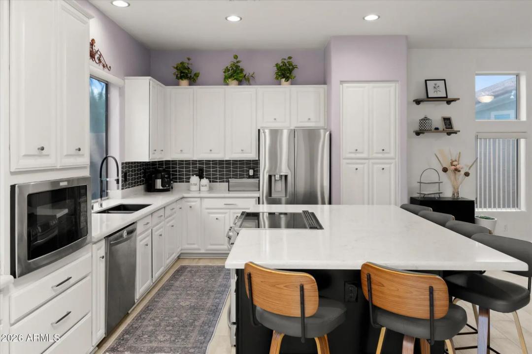 Real Estate Picture 9