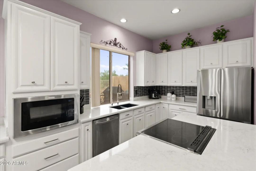 Real Estate Picture 11