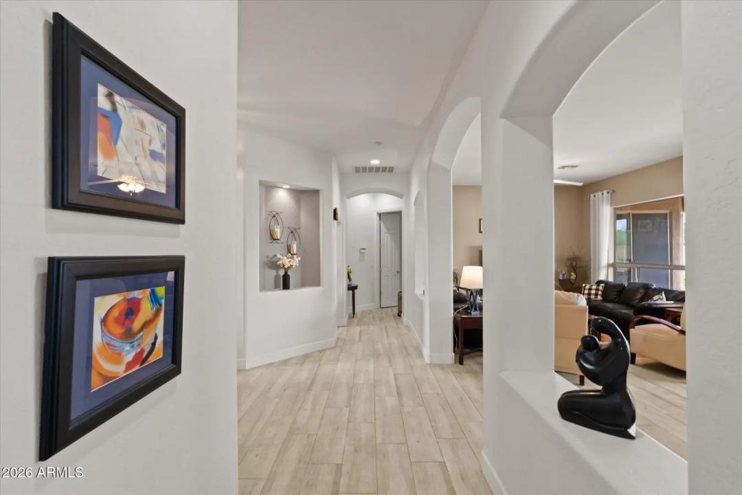 Real Estate Picture 18