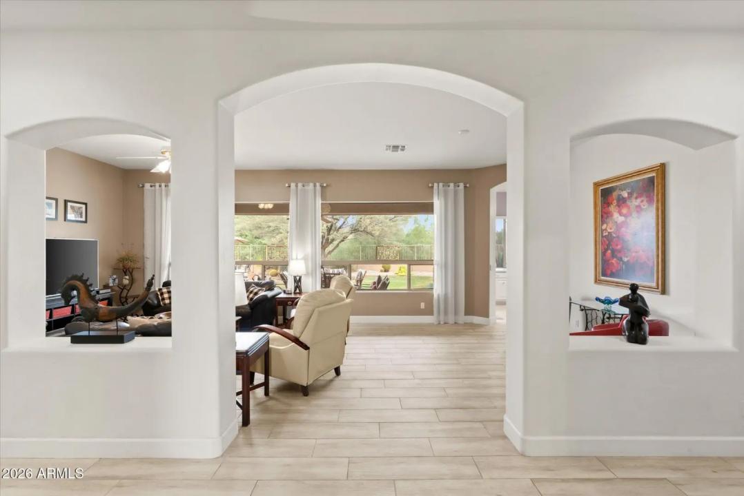 Real Estate Picture 3