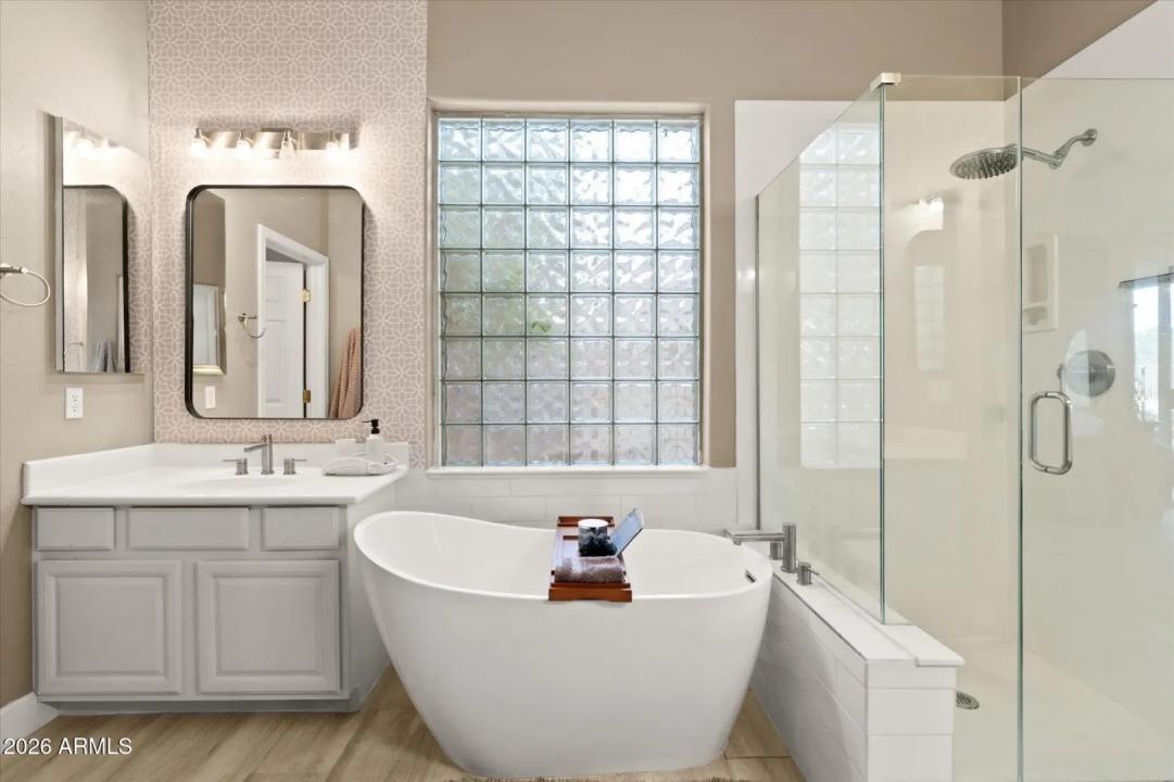 Real Estate Picture 25