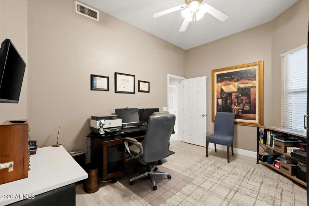 Real Estate Picture 34