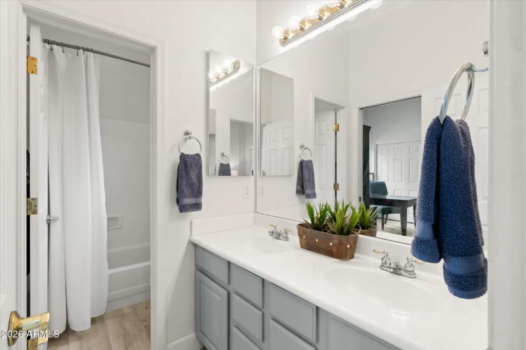 Real Estate Picture 39
