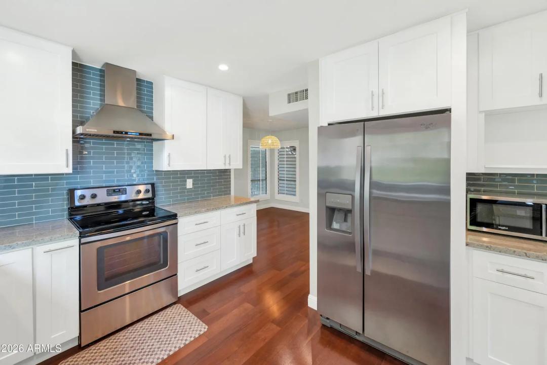 Real Estate Picture 9