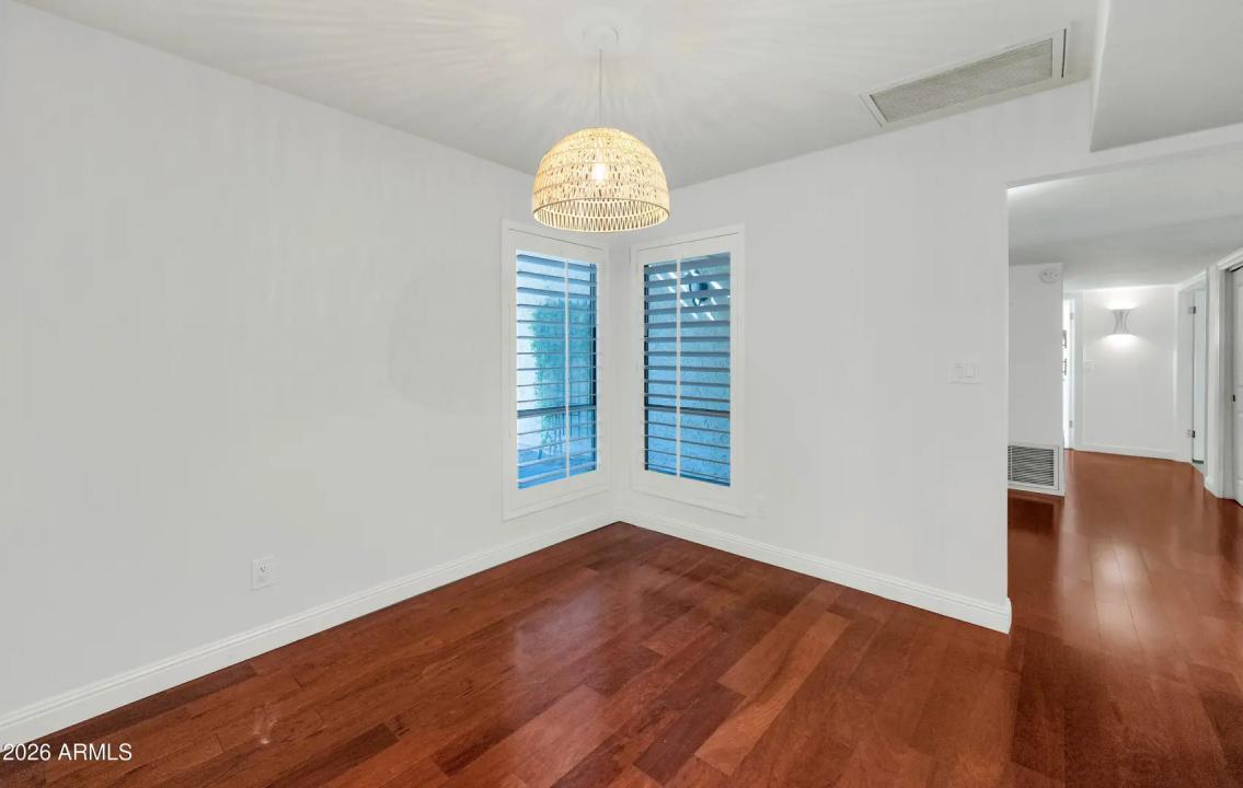 Real Estate Picture 12