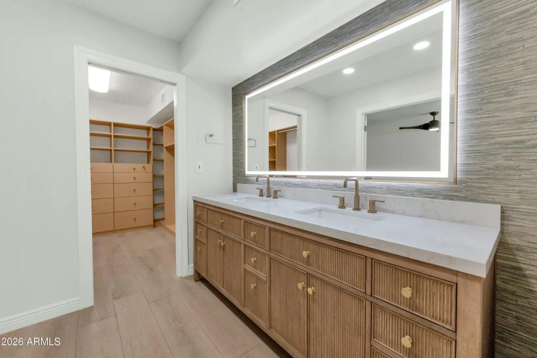Real Estate Picture 16
