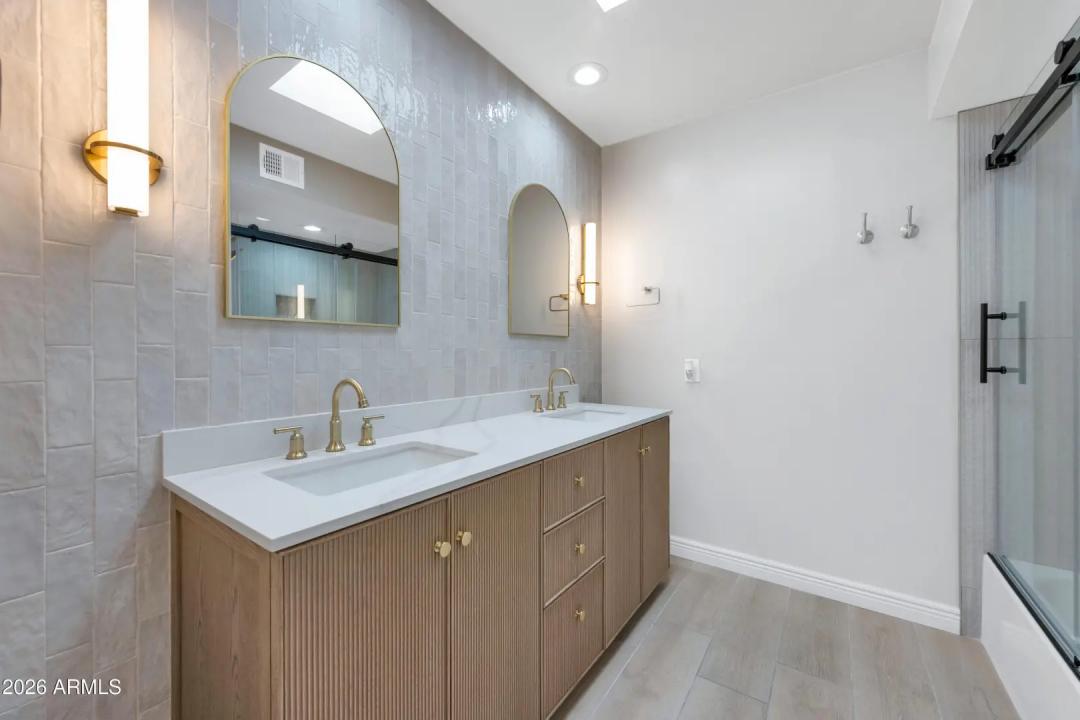 Real Estate Picture 21