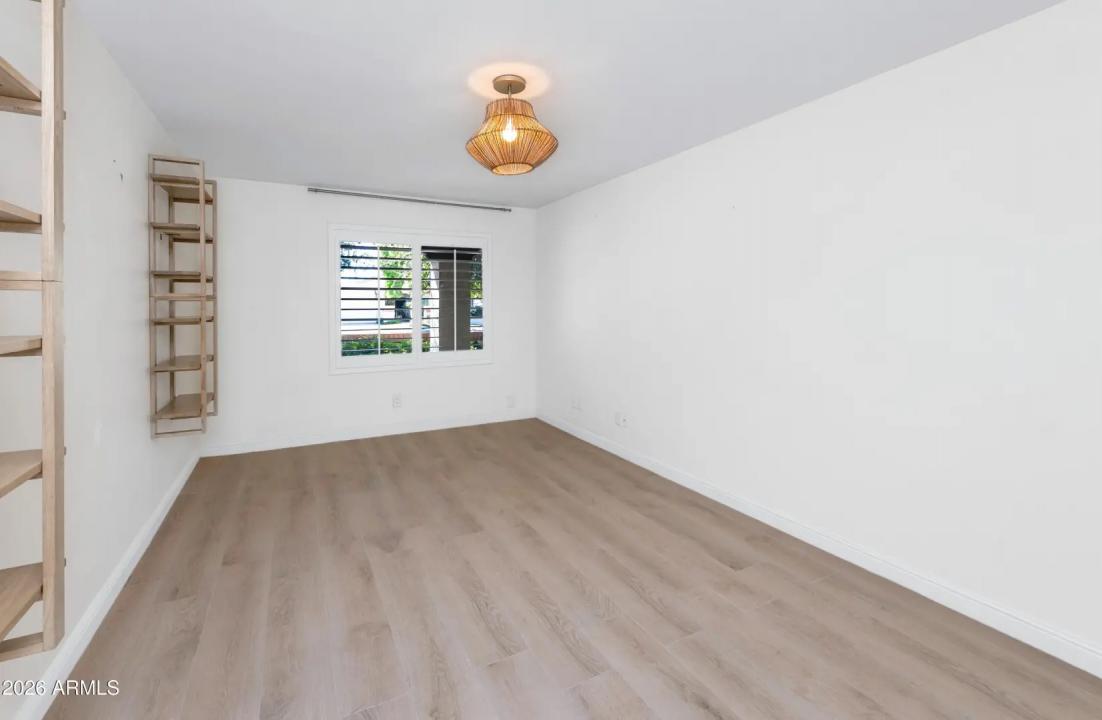 Real Estate Picture 22
